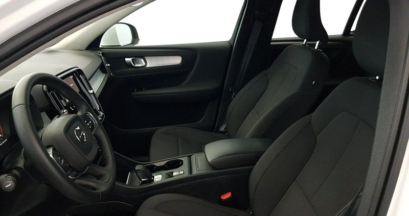 Volvo XC 40 cena 122900 przebieg: 94000, rok produkcji 2021 z Wąchock małe 631